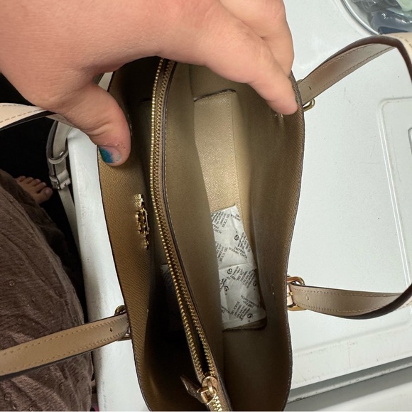 NWOT LIMITED EDITION Coach! Mollie Tote Bag 25 With Strawberry Print - Picture 5 of 5